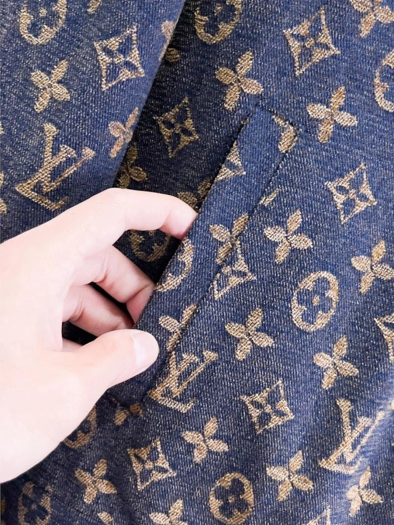 DailyWear Louis Vuitton Outwear 136656