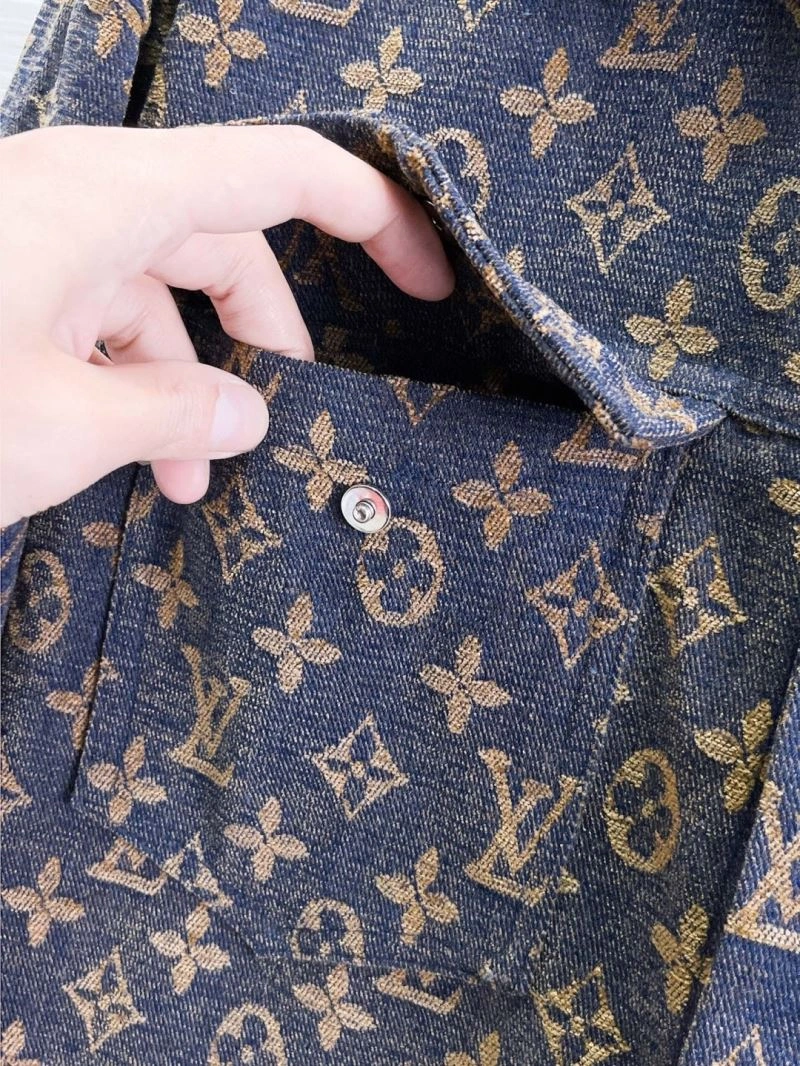 DailyWear Louis Vuitton Outwear 136656