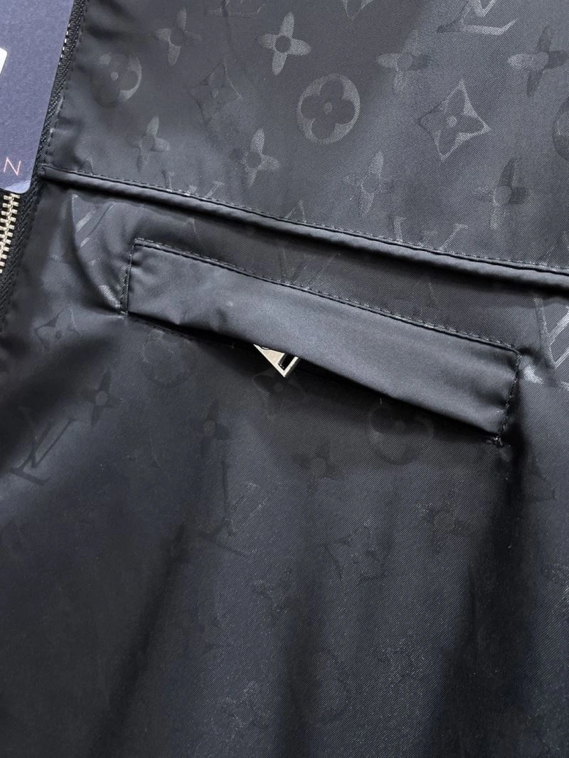 Louis Vuitton Outwear Functional 136655