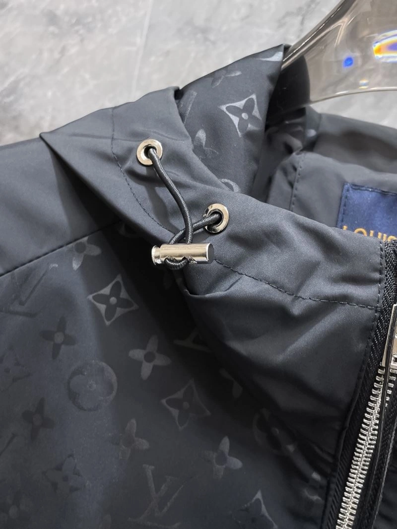 Louis Vuitton Outwear Functional 136655