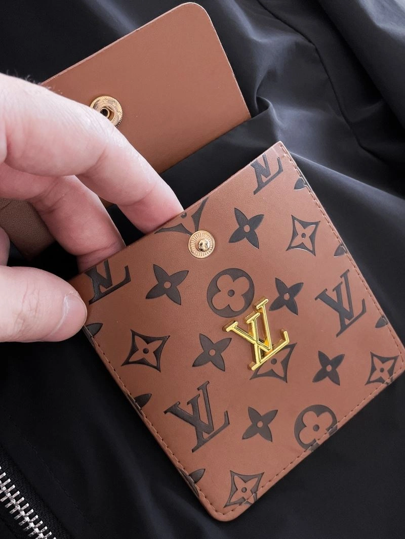 WaterResistant Louis Vuitton Outwear 136658