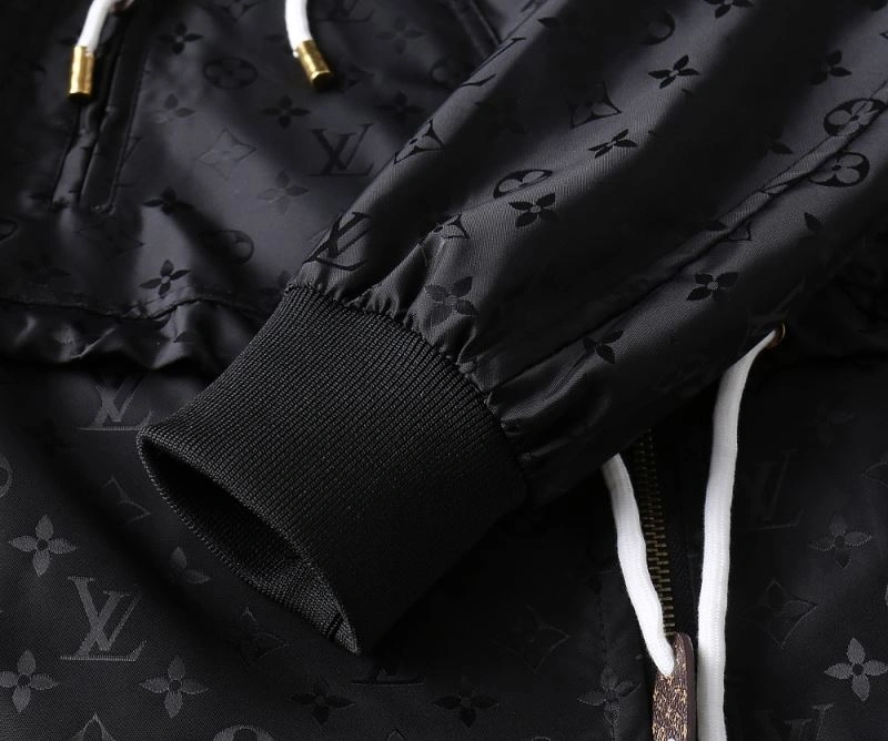 WrinkleFree Louis Vuitton Outwear 136652