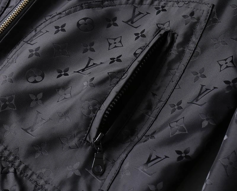 WrinkleFree Louis Vuitton Outwear 136652