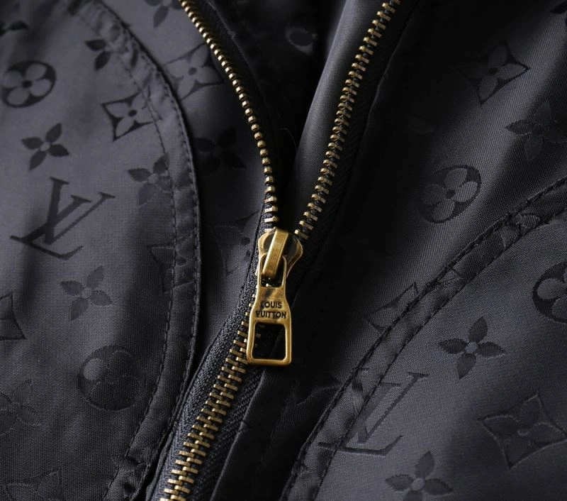 WrinkleFree Louis Vuitton Outwear 136652