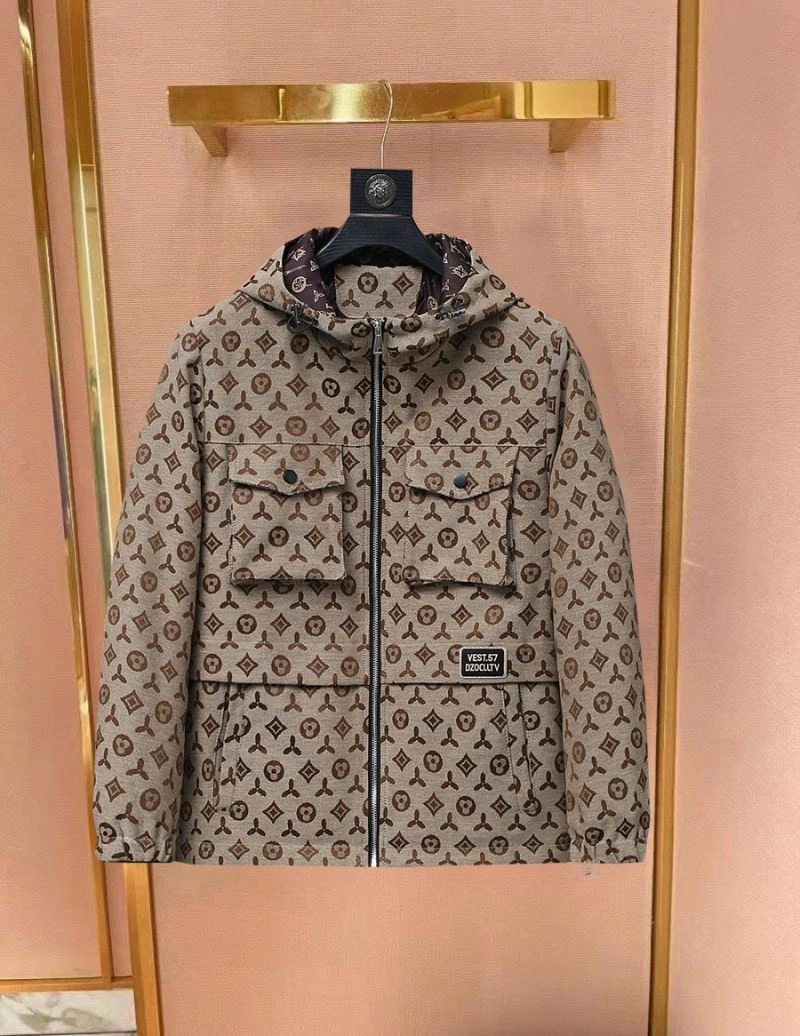 Sporty Louis Vuitton Outwear 136641