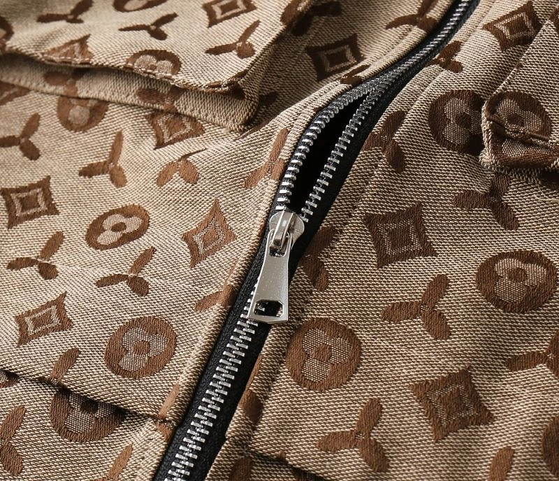 Sporty Louis Vuitton Outwear 136641