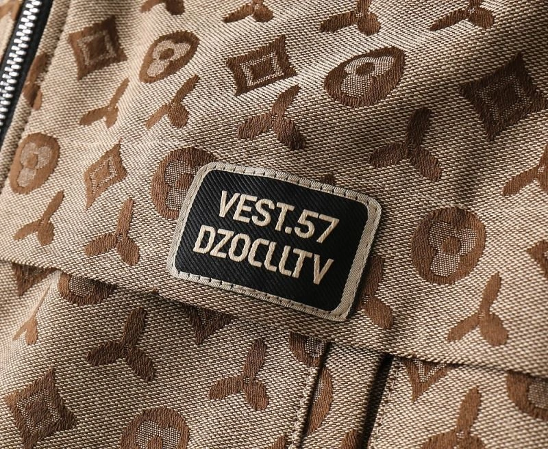 Sporty Louis Vuitton Outwear 136641