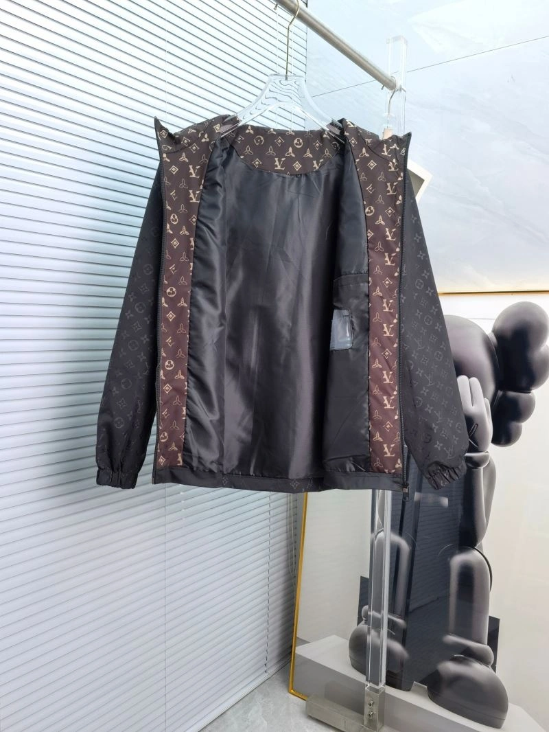 DailyWear Louis Vuitton Outwear 136637
