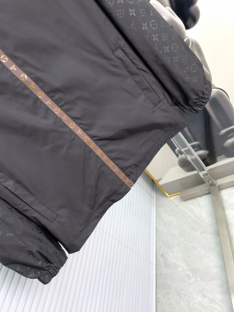 DailyWear Louis Vuitton Outwear 136637
