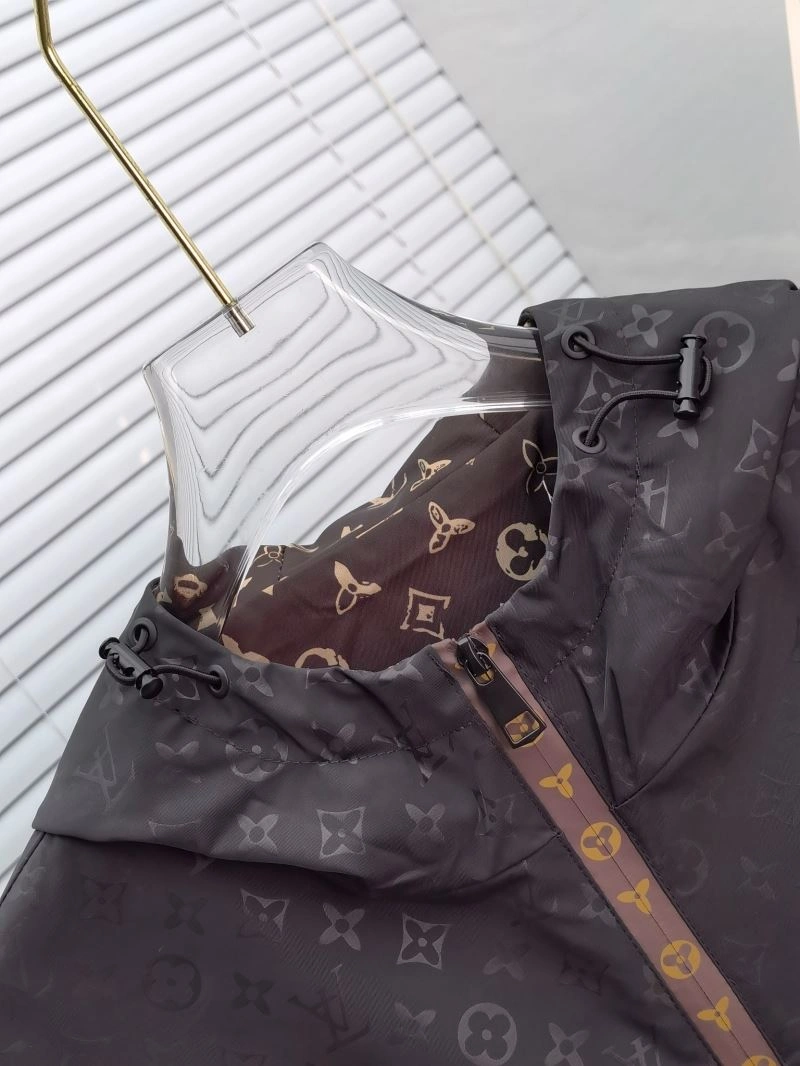 DailyWear Louis Vuitton Outwear 136637