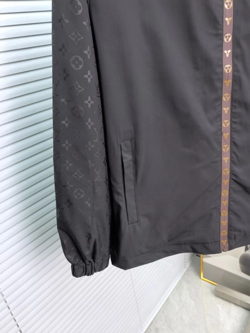 DailyWear Louis Vuitton Outwear 136637