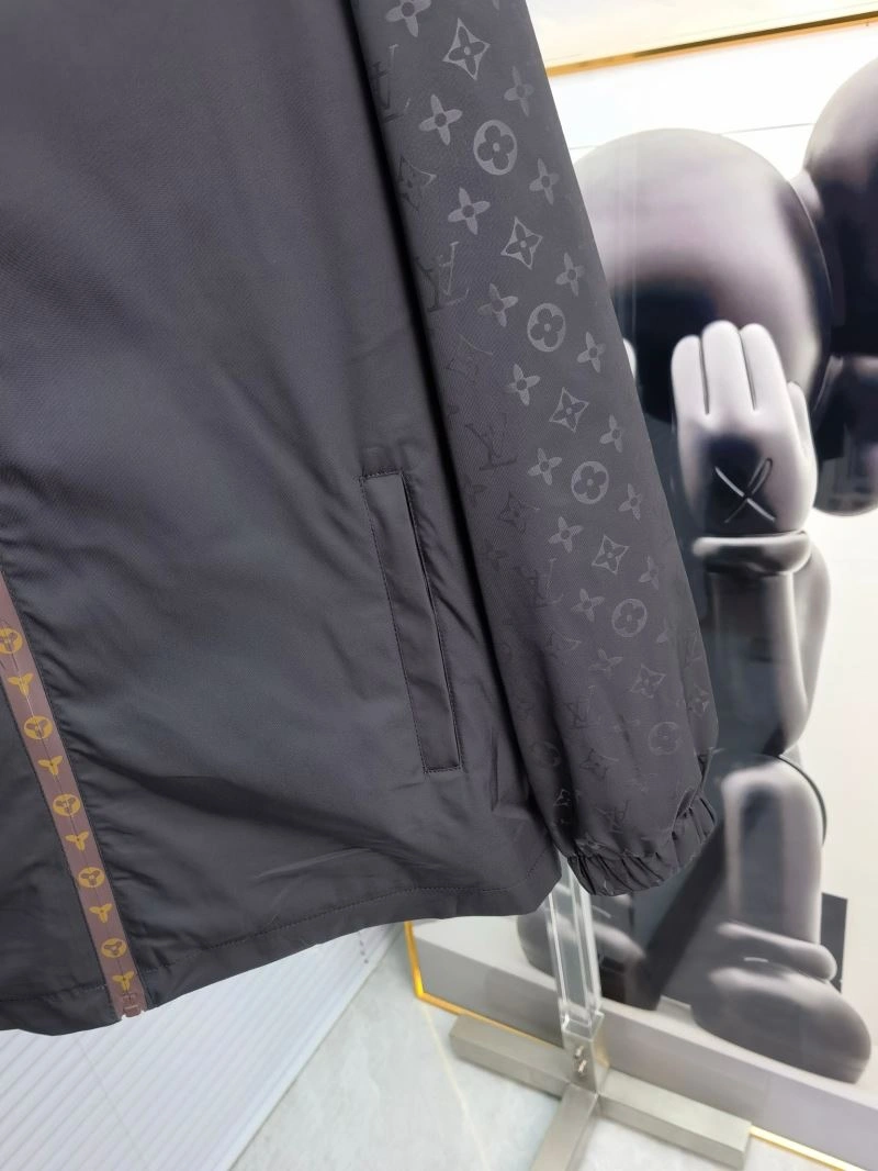 DailyWear Louis Vuitton Outwear 136637