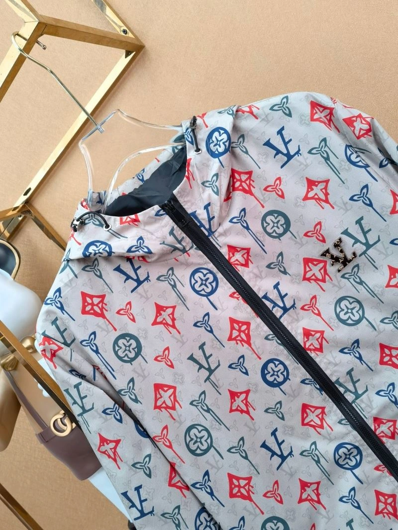 Stretchable Louis Vuitton Outwear 136638