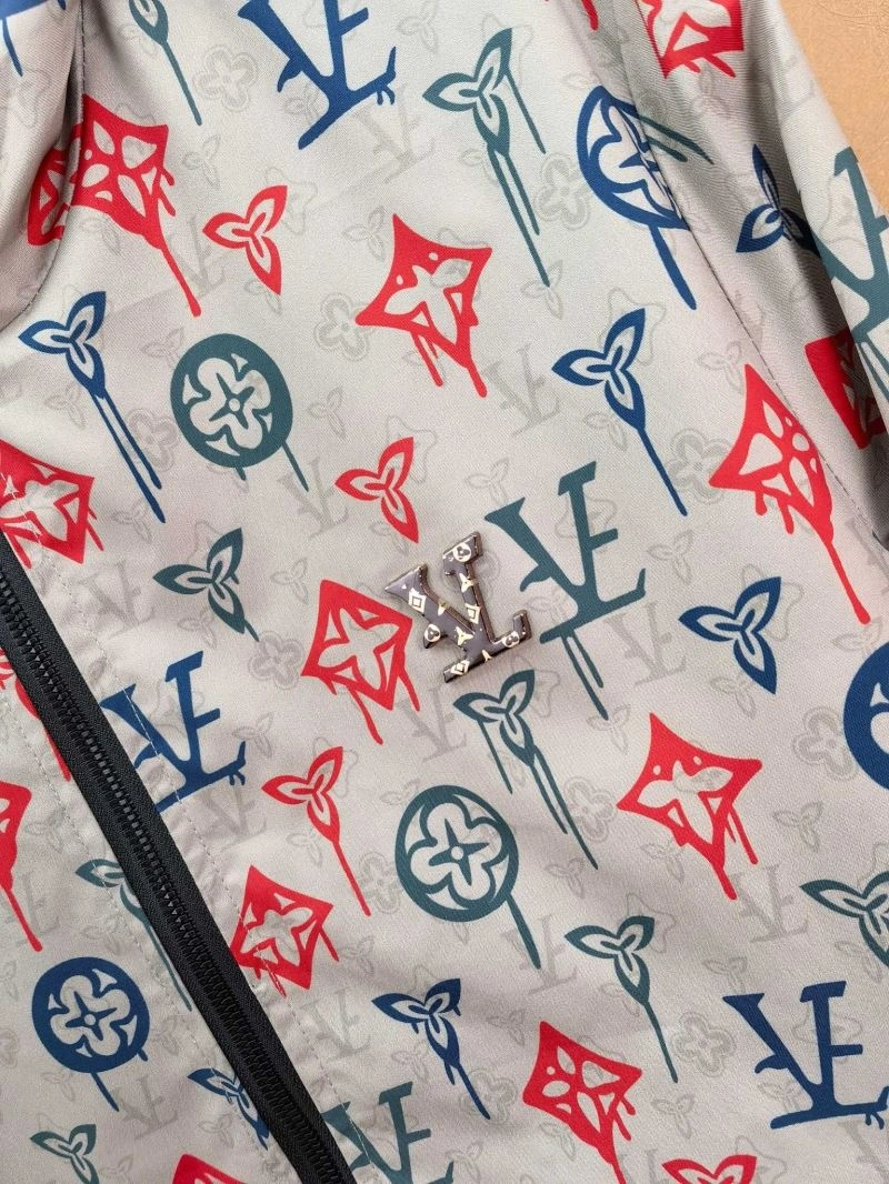 Stretchable Louis Vuitton Outwear 136638