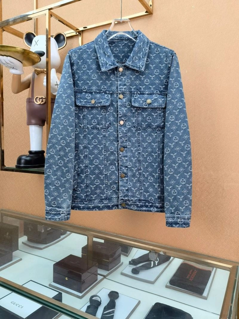 Louis Vuitton Outwear Chic 136634