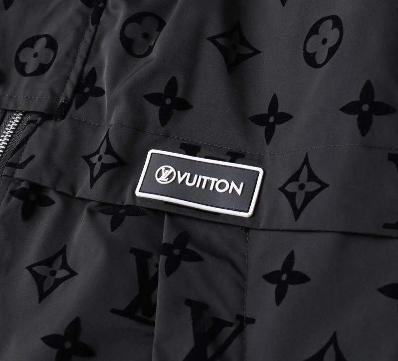 Louis Vuitton Outwear Sophisticated 136632