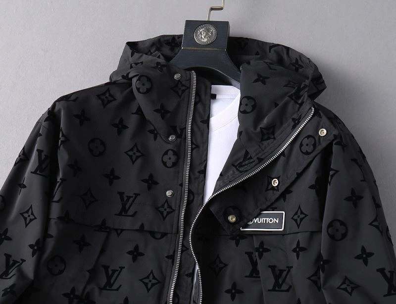 Louis Vuitton Outwear Sophisticated 136632