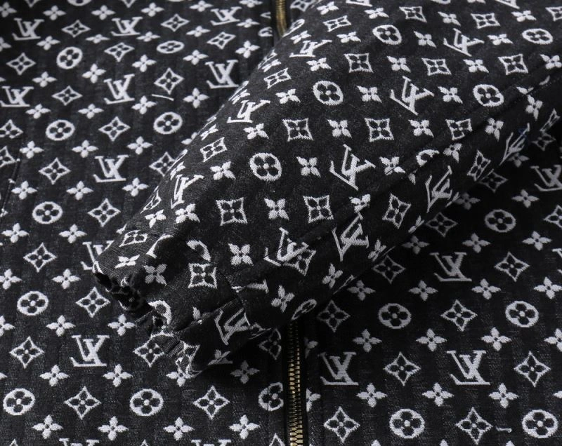 Functional Louis Vuitton Outwear 136639