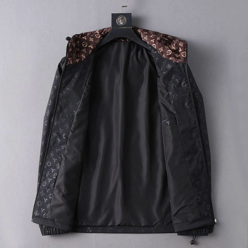 MultiPurpose Louis Vuitton Outwear 136630