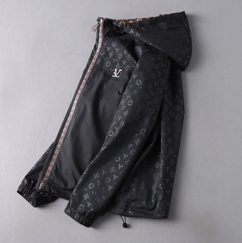MultiPurpose Louis Vuitton Outwear 136630