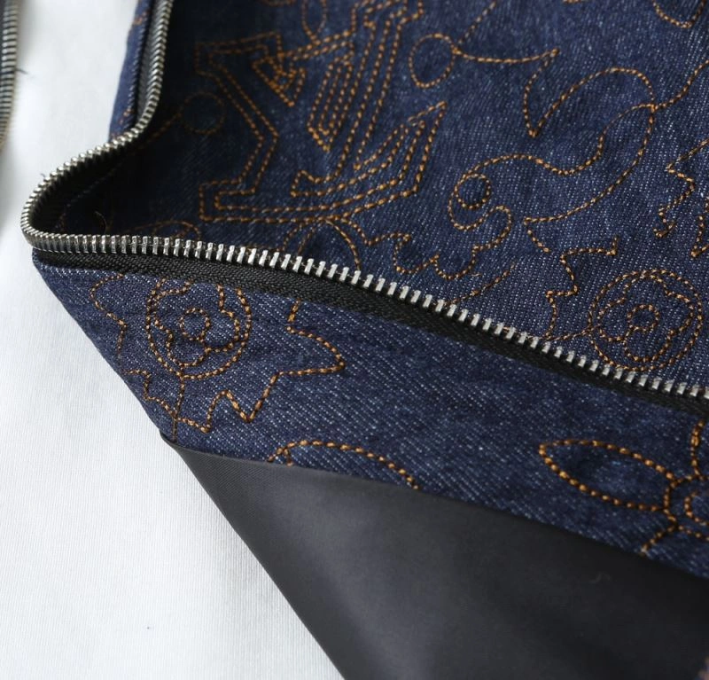 Stretchable Louis Vuitton Outwear 136627