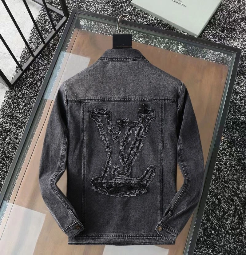 Louis Vuitton Outwear Compact 136626