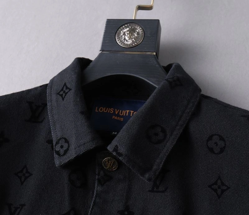 ZipUp Louis Vuitton Outwear 136621