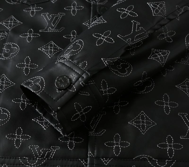 Contemporary Louis Vuitton Outwear 136620