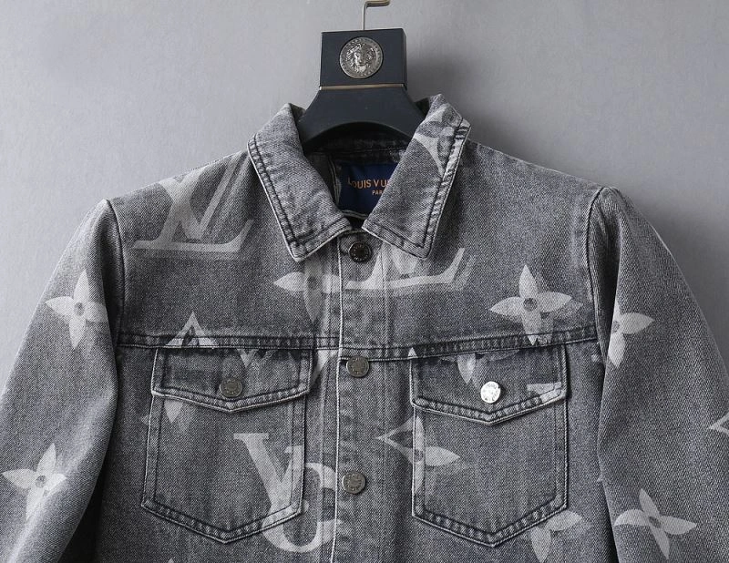 TimelessDesign Louis Vuitton Outwear 136615
