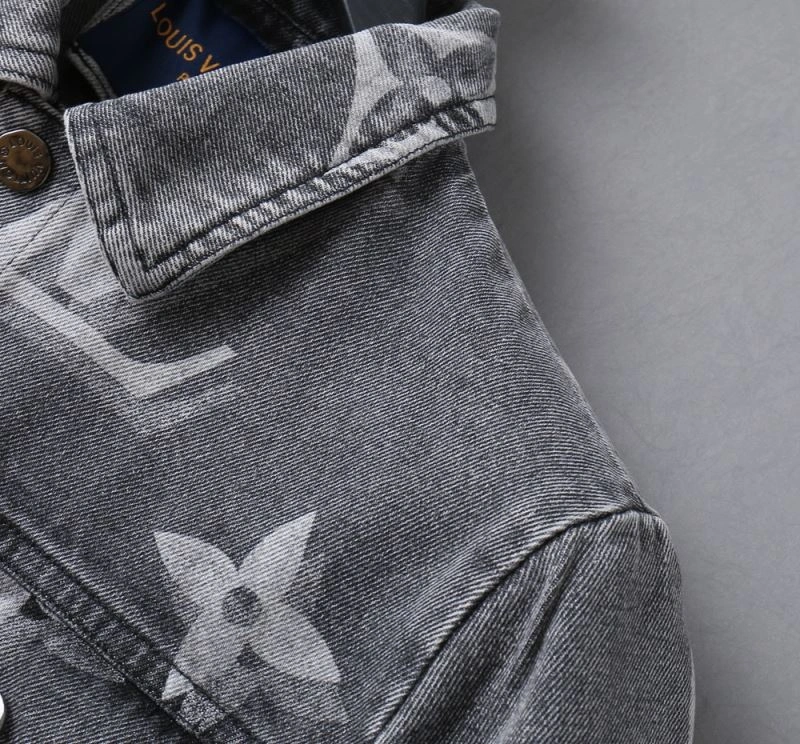 TimelessDesign Louis Vuitton Outwear 136615