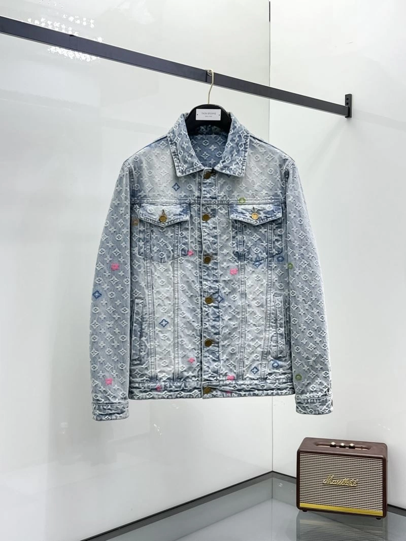 Classic Louis Vuitton Outwear 136614
