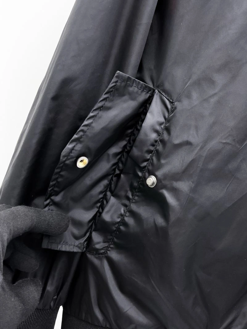 Louis Vuitton Outwear Resilient 136607