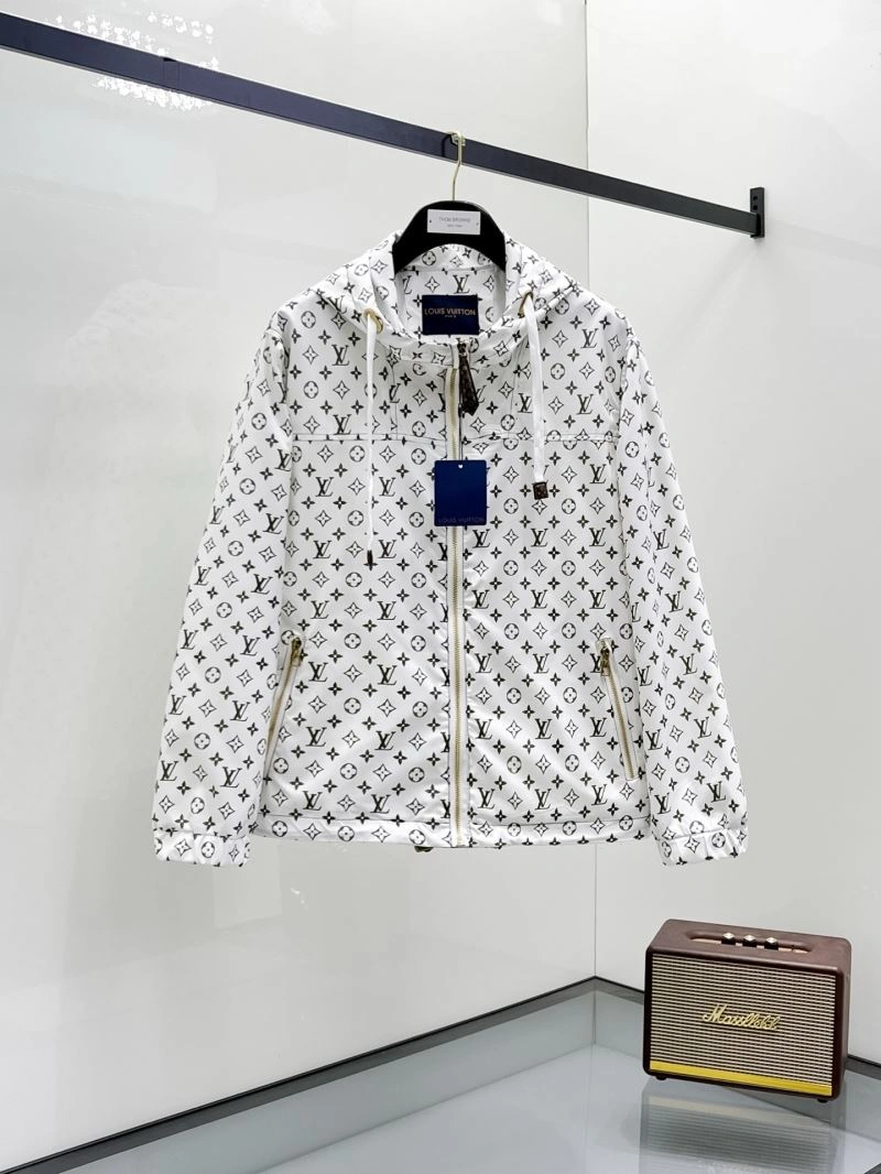Packable Louis Vuitton Outwear 136603