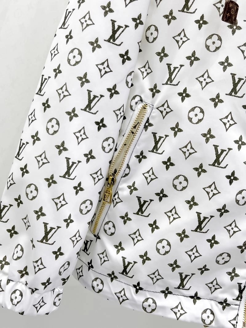 Packable Louis Vuitton Outwear 136603