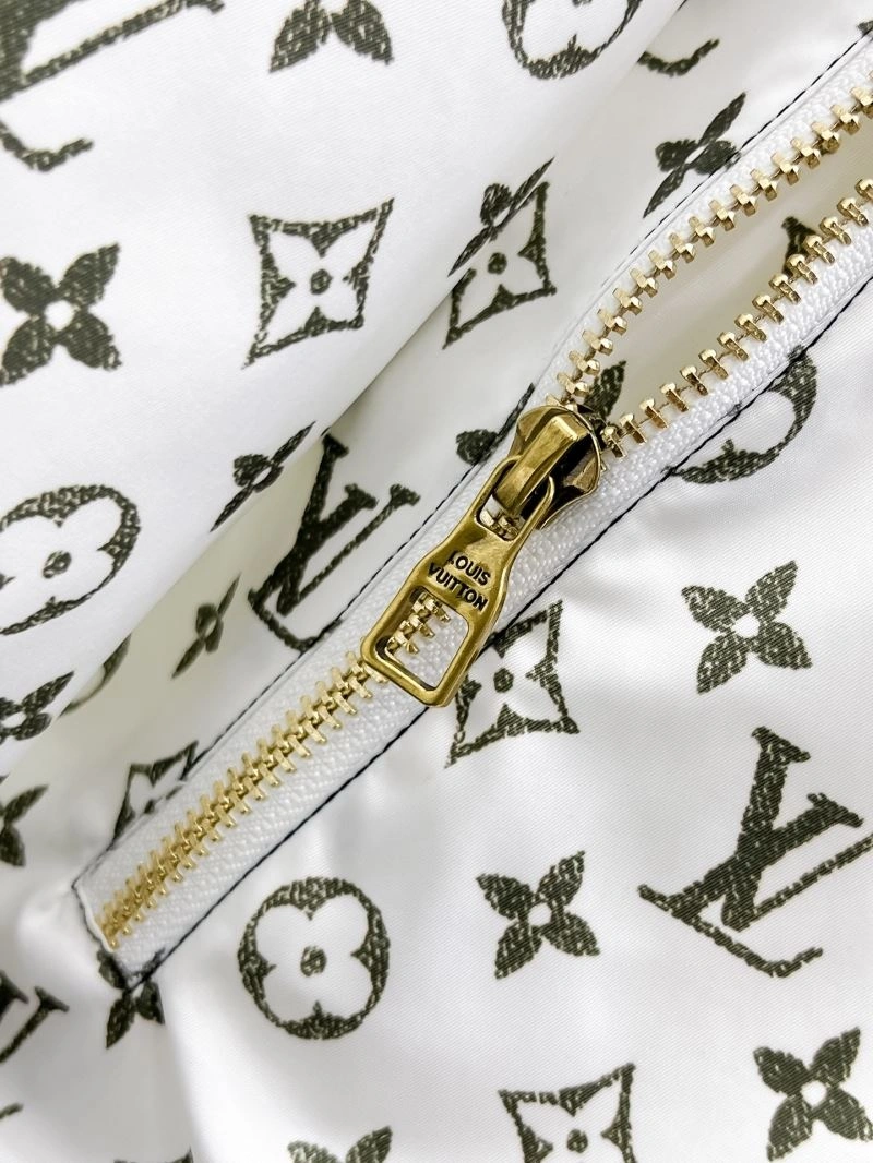 Packable Louis Vuitton Outwear 136603