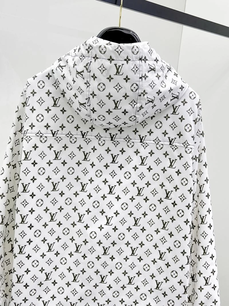 Packable Louis Vuitton Outwear 136603