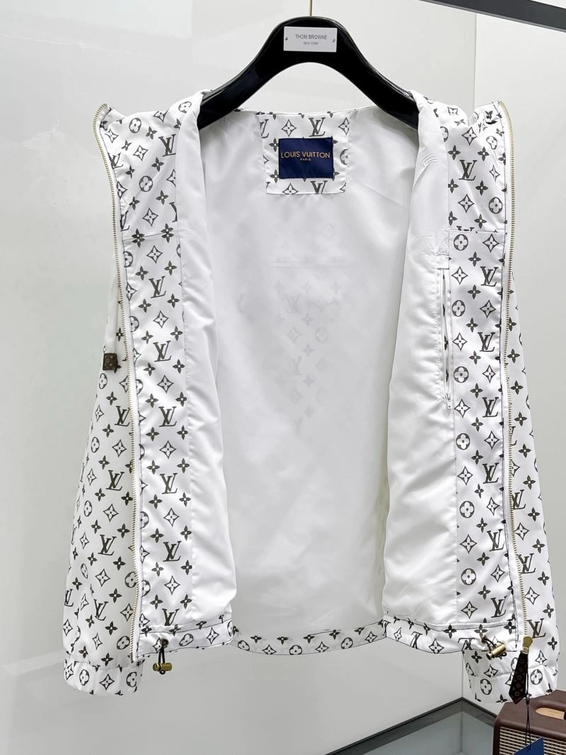 Packable Louis Vuitton Outwear 136603