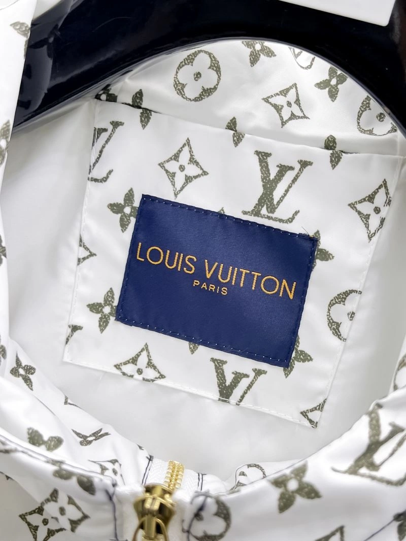 Packable Louis Vuitton Outwear 136603