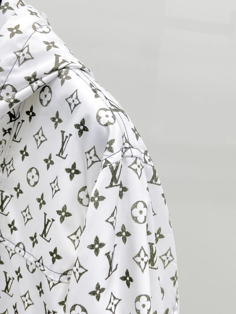 Packable Louis Vuitton Outwear 136603