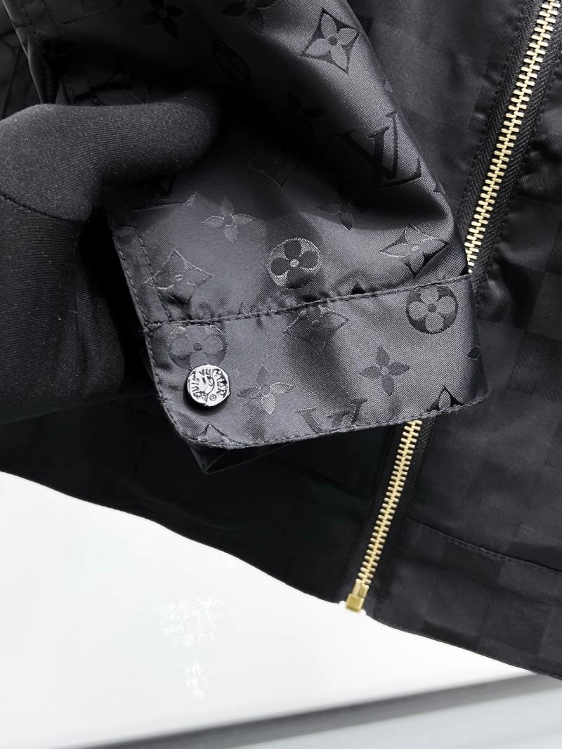 Louis Vuitton Outwear WellDesigned 136601