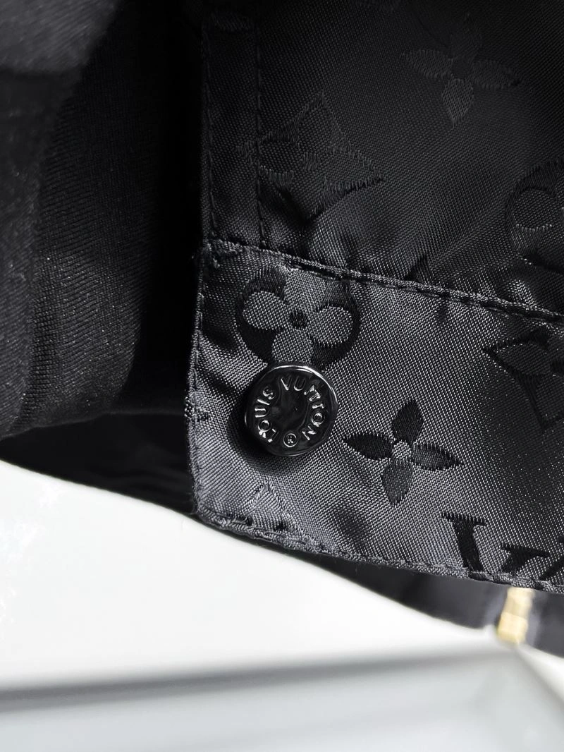 Louis Vuitton Outwear WellDesigned 136601