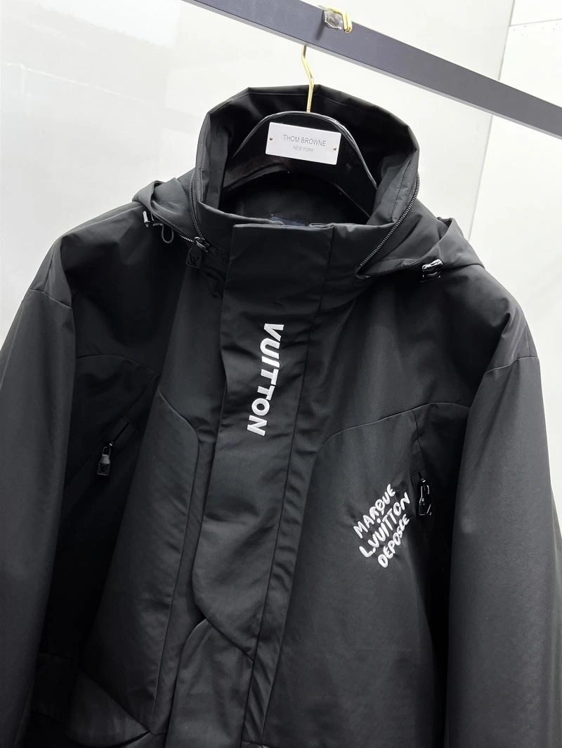 Comfortable Louis Vuitton Outwear 136593