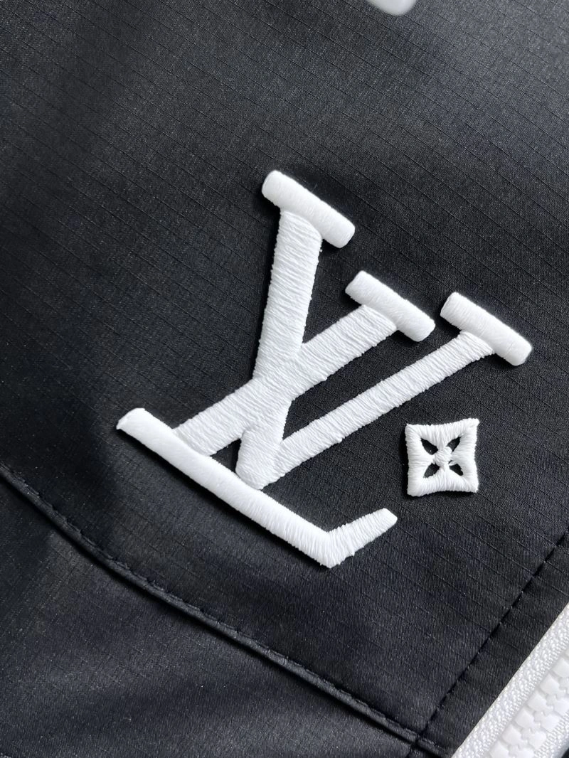 Louis Vuitton Outwear TimelessDesign 136591