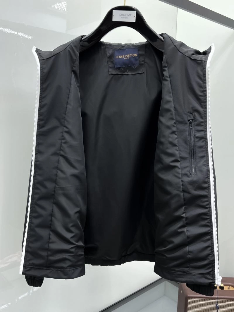 Louis Vuitton Outwear TimelessDesign 136591