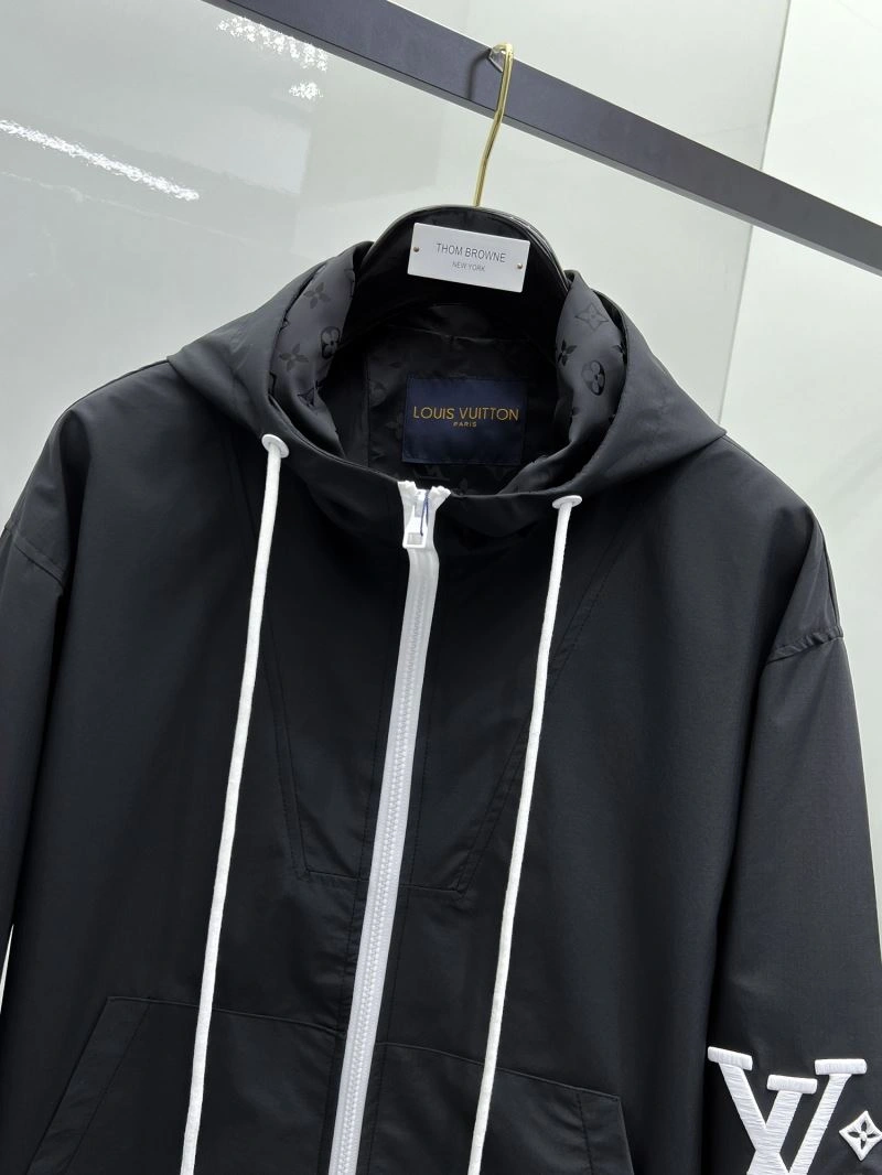 Louis Vuitton Outwear TimelessDesign 136591