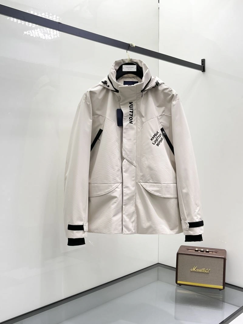 Modern Louis Vuitton Outwear 136596