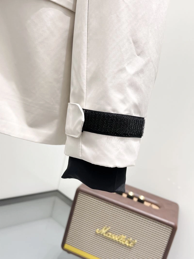 Modern Louis Vuitton Outwear 136596