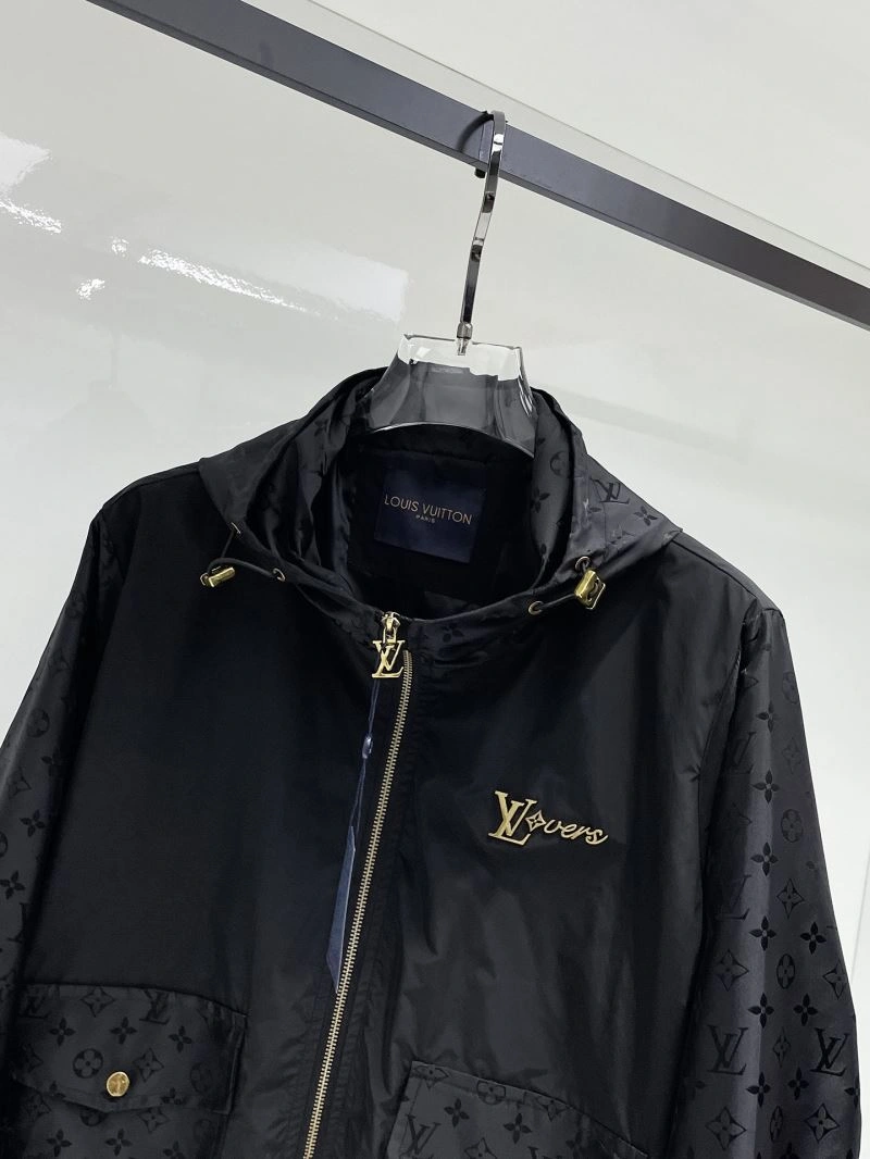 GoAnywhere Louis Vuitton Outwear 136586