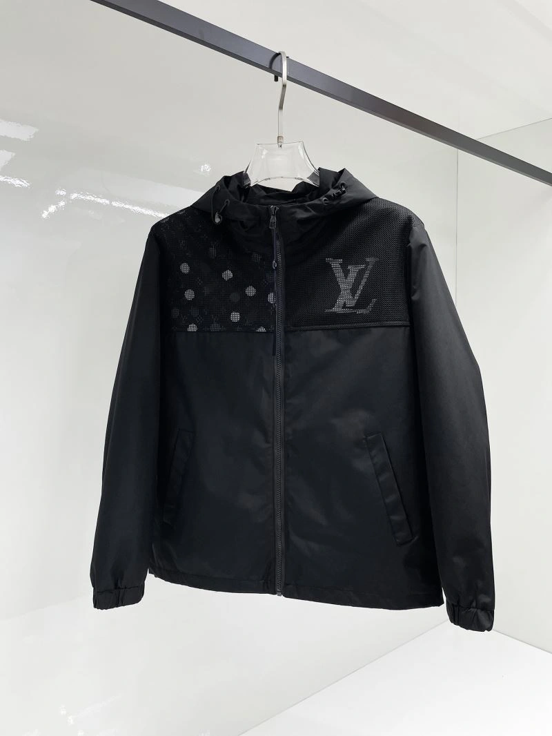 TechFriendly Louis Vuitton Outwear 136583