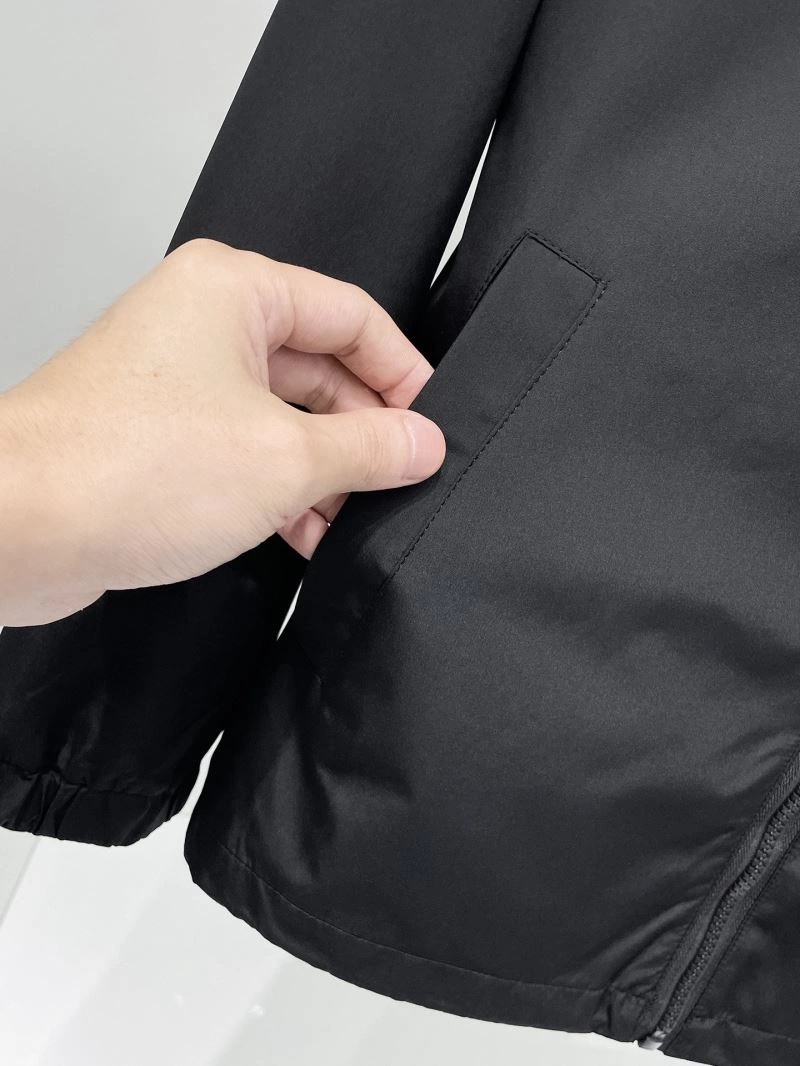 TechFriendly Louis Vuitton Outwear 136583